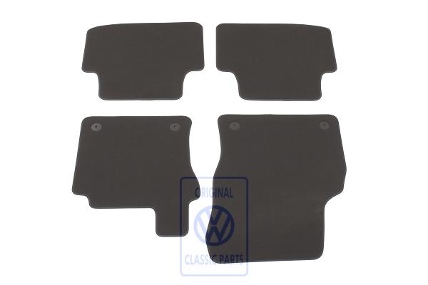 Floor mats for VW Passat B8