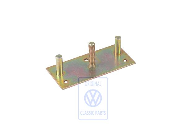 Retaining plate for VW T4