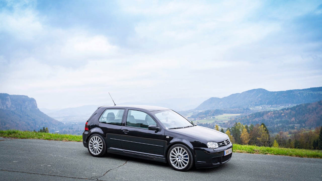 Did a shoot with the only Golf 4 R32 in my country. Pretty special